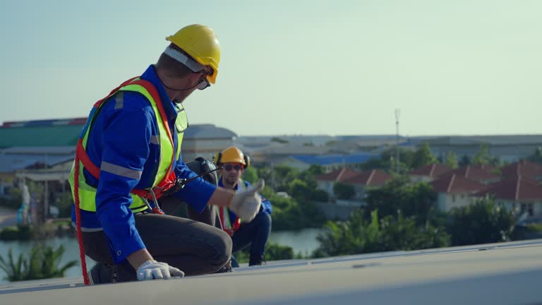 Best Emergency Roof Repair Services  in St Clair Shores, MI